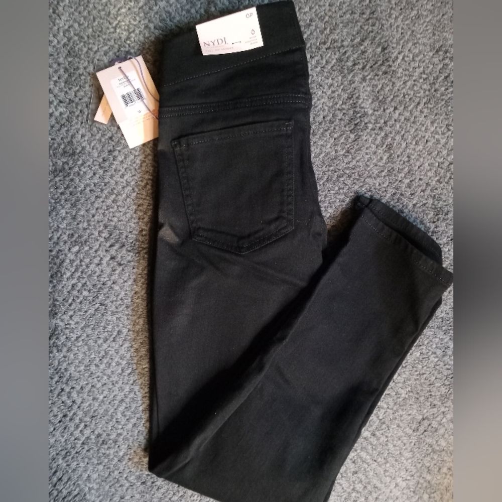NYDJ Women's Petite skinny pull-on jean, 0 Petite, Black